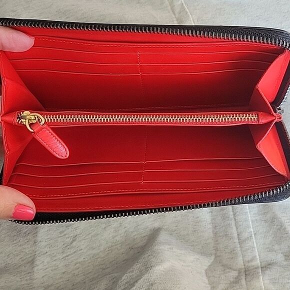 Christian Louboutin PANNETTONE Stud ZIP LONG WALLET BLACK RED SOLE GOLD SILVER - Picture 9 of 10